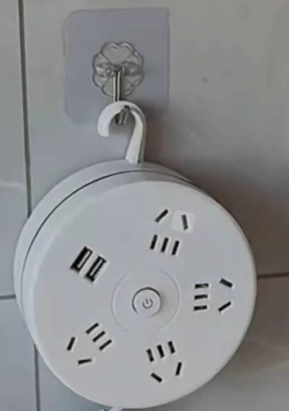 Multiprise ronde avec prises universelles + ports USB